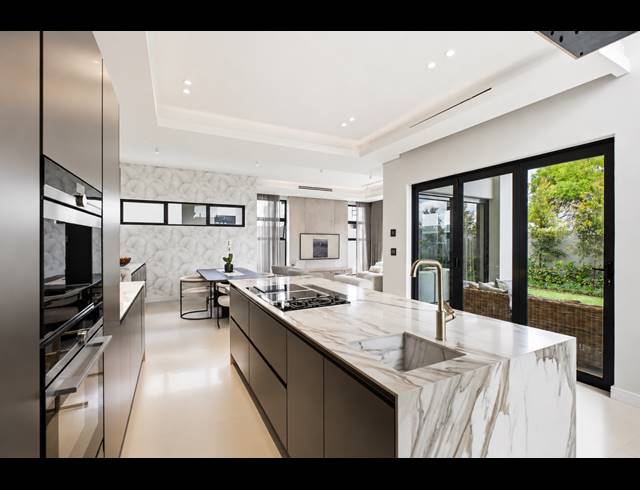 4 BEDROOM HOUSE FOR SALE IN LONEHILL